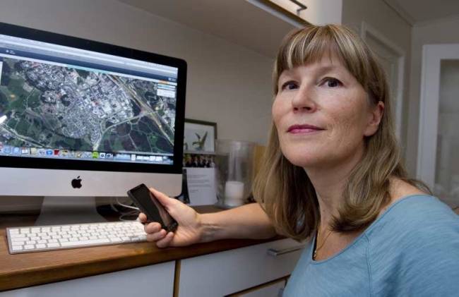 Ha koll på barnen med mobilen - Helena Hassler med positioneringstjänsten Lociloci